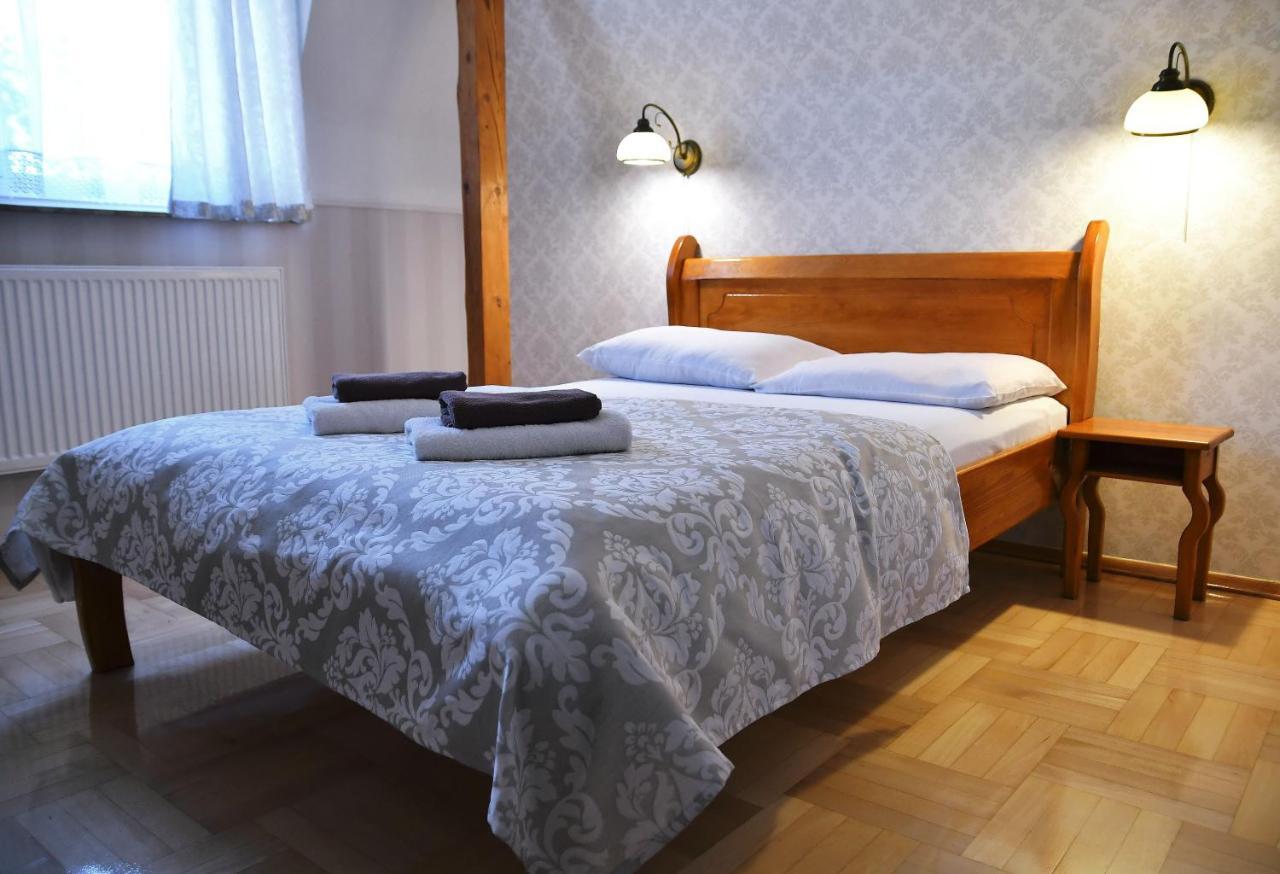 Sniezka Hotel Krosno Luaran gambar